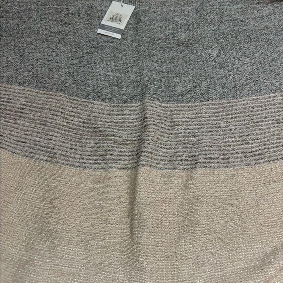 Mud pie poncho - Picture 3 of 8